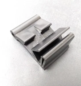 1 x Genuine VW Audi 6N0906356 6N0 906 356 ECU Engine Control Unit Mounting Clip - Picture 1 of 2