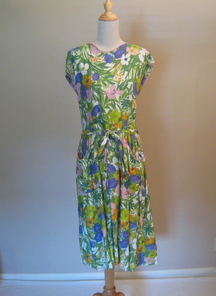 Vintage 1950s SWIRL Floral Print Cotton Wrap Dress - Image 1 of 4