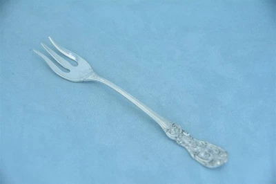 Tenedor Reed & Barton Francis I Sterling 5-7/8" Pickle Olive Nueva Marca Sin Monograma Foto 1 de 4