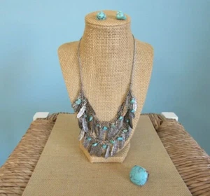 Collana tribale piumata taglia unica, set orecchini e anelli turchese  - Foto 1 di 12