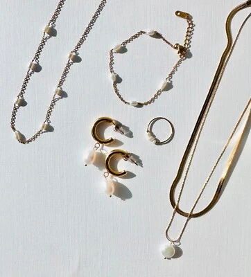 Pendientes colgantes de perlas Huggie pendientes impermeables gruesas de perlas aro Huggies LINDOS Foto 1 de 4