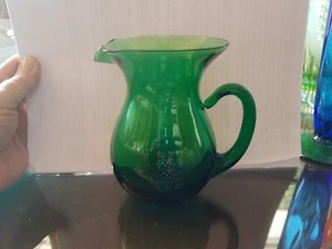 Emerald Green Small Hand Blown Pitcher VTG 40s 50s MCM  5" tall creamer  - Picture 1 of 8