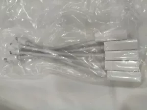 Amazon Basics Mini DisplayPort to VGA Adapter Cable, 5 Pack - Picture 1 of 6
