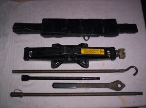 00-14 CHEVY EXPRESS 1500 COMPLETE EMERGENCY SPARE TIRE JACK WITH TOOL KIT - Picture 1 of 1
