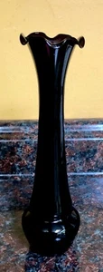 Jarrón Bud púrpura oscuro negro amatista 8” vidrio de arena MCM soplado a mano borde acanalado A - Imagen 1 de 6