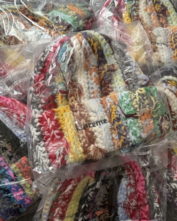 Бини Supreme ручной вязки многоцветная - Изображение 1 из 1