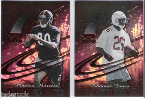 Thomas Jones 2000 Playoff Momentum Star Gazing Red Non Die Cut #SG93 1:9500 RC - Picture 1 of 1