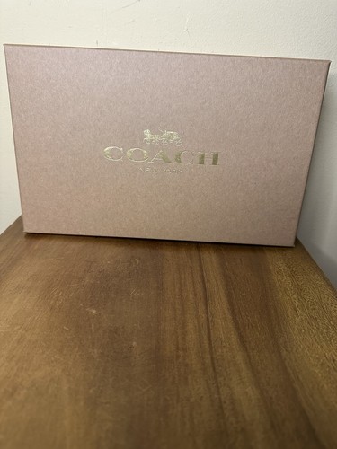 Bracciale Coach nuovo con scatola con zip angolare e 2 ciondoli cachi chiaro blush sbiadito AUTENTICO