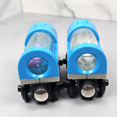 Thomas Ferrocarril de Madera Sodor Acuario Iluminar Tiburón y Calamar Tren Arrecife Exposición Foto 1 de 4