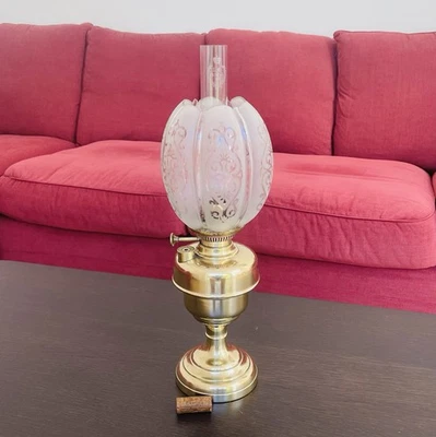 Elegant antique kerosene lamp Lempereur & Bernard, Belgium, early 20th - Image 1 of 4