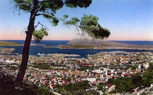 TOULON Vue générale sur la ville, le port et la grande rade - Picture 1 of 1