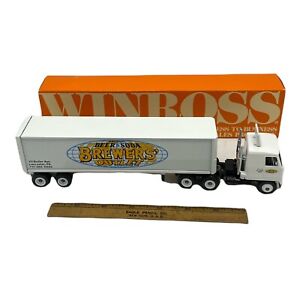 Winross Diecast Truck 1/64 Unusual Beer Soda Brewer's Outlet PA 1988