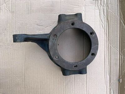 Soporte de nudillo de dirección lateral del conductor Willys 46-66 CJ-2A 3A Foto 1 de 2