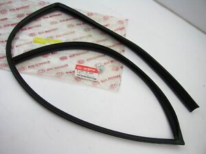 New Front Right Run Window Channel Weatherstrip Seal 02-04 Spectra 0K2A158605E