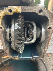 Rear Differential Carrier Assembly From 1978 280ZX - Picture 1 of 8