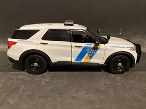 NJSP 1:24  Scale 2022 Ford Explorer Utility Interceptor - Picture 1 of 4