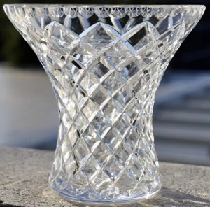 Vintage Diamond Pattern Waist Vase with frog 17 cm high 1.65kg 17 cm diameter - Picture 1 of 5