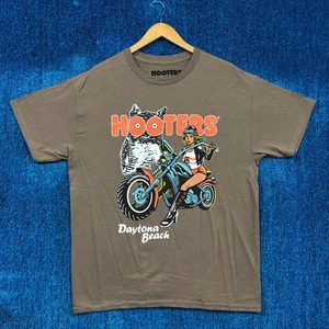 Camiseta Promocional Hooters Daytona Beach Bar Saucy Biker Puerta Trasera L - Imagen 1 de 4