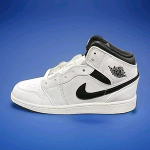 AIR JORDAN 1 MID (GS) Big Kids Shoes Black White DQ8423-132 - SIZE 5.5Y - Picture 1 of 7