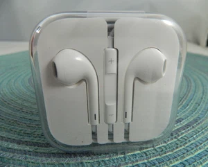 Apple Earpods Headphones with 3.5mm Plug Wired Microphone Built-in Remote Earbud - Picture 1 of 8