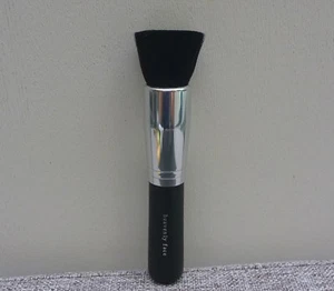i.d. BARE ESCENTUALS bare Minerals Heavenly Face Brush, Brand NEW! - Bild 1 von 5