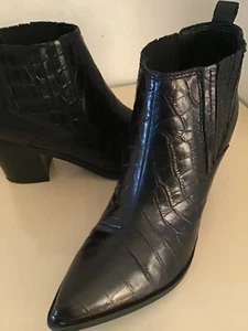 Marc Fisher Mujer Negro Repujado Chelsea Alquiler 2 Botas EE. UU. Talla 8.5 Estrechas - Imagen 1 de 12