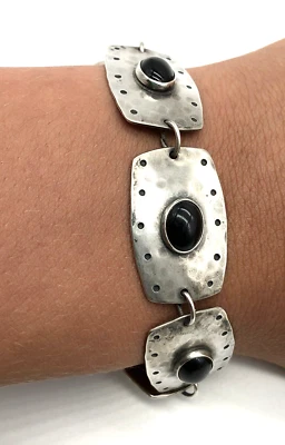 Pulsera de piedras negras con paneles rectangulares artesanales de plata esterlina MO de diseñador Foto 1 de 4