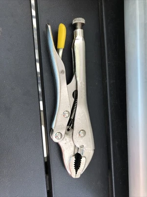 STANLEY # 84-808 Empuñadura de tornillo 7" ALICATES DE BLOQUEO DE MANDÍBULA CURVA CON CORTADOR DE ALAMBRE Foto 1 de 4