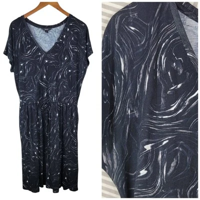 Vestido de fiesta Simply Vera Wang grande elástico cintura elástica negro remolino estampado de humo Foto 1 de 4