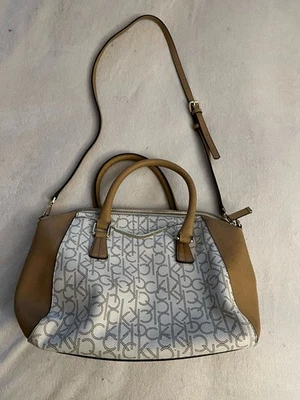 CALVIN KLEIN женщин CK подпись сумка сумочка белый бежевый золото средний новый без ЯРЛЫКОВ - Изображение 1 из 4