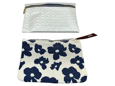 Lote de 2 bolsas de maquiagem Ipsy brancas geométricas e azuis florais de lona com zíper - Imagem 1 de 4