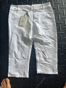 Oakley Womens Snap Capris White Size 8 new - Picture 1 of 3