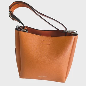 Bolso de Hombro Calvin Klein Cuero Sintético Cubo Cartera Naranja Rita Guijarro Nuevo con Etiquetas - Imagen 1 de 18