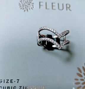 Cubic Zirconia Ring Size 7 JCM Fleur Silvertone Chevron Kohls New NWT - Picture 1 of 12