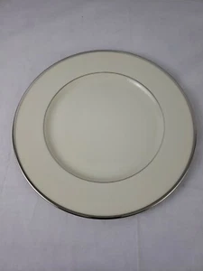 Lenox Montclair Dinner Plate Platinum Trim 10.5" Discontinued - EUC - FREE SHIP - Picture 1 of 4