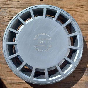 Volvo 740 940 960 hubcap 1989- 1994 fits 15 inch wheels, p/n 1392530, 62003 01 - Picture 1 of 6