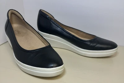 Naturalizer Women’s Black Wedge Slip-On Size 8.5 EU 39 Comfort Support Shoe - Image 1 of 4