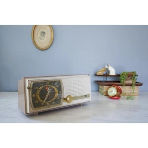 VTG 1950s RCA Victor Clock Tube Radio Model C-3EK MCM Retro Boho Eclectic Home - Picture 1 of 17