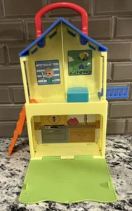CoComelon Deluxe Pop n' Play House Transforming Playset In Good Condition! - Picture 1 of 6