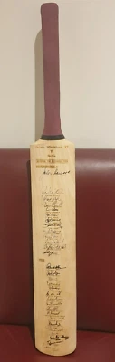 1999 P.M'S XI Signed Cricket Bat - Team Australia, Team India - Sachin Tendulkar - image 1 of 4