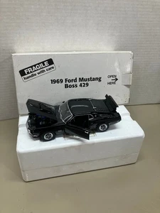 DANBURY MINT  1/24 SCALE 1969 FORD BOSS 429 MUSTANG DIE CAST CAR NO PAPER WORK - Picture 1 of 8