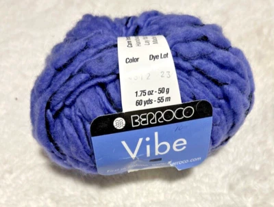 Hilo Berroco Vibe, azul y negro #4512- 1 bola 64 % lana 36 % nailon 60 yardas Foto 1 de 4