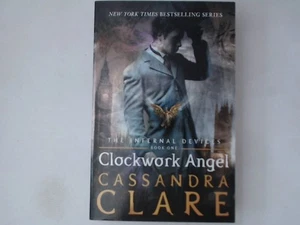 The Infernal Devices 1: Clockwork Angel: From the international bestselling auth - Bild 1 von 1