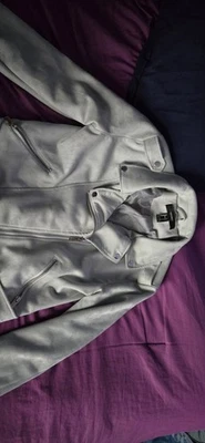 Chaqueta de cuero sintético verde menta Forever 21 para mujer talla pequeña Foto 1 de 4