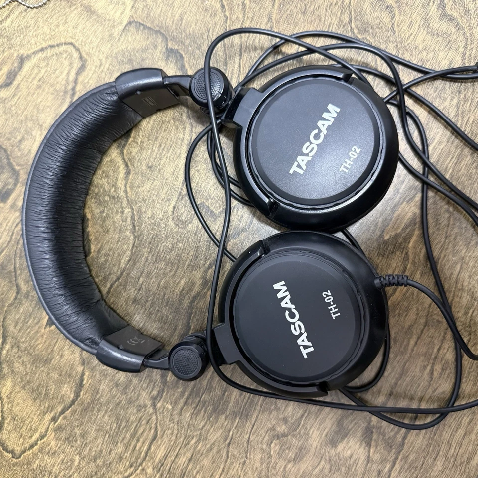 Tascam TH-02 Studio Headphones High-Quality Sound Comfortable Folding Wired - Image 1 of 4