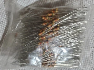 Yageo CFR-25JB-52-5K1 Fixed Carbon Film Resistor - Picture 1 of 2