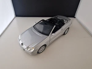 1:18 KYOSHO MERCEDES CLK 500 CABRIO A209 PLATEADO METÁLICO - Imagen 1 de 13
