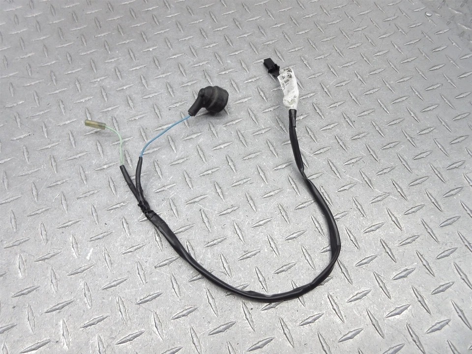 2007 04-09 Honda VT750 Shadow Aero OEM Oil Sensor Cover Wire Assy - Image 1 of 4