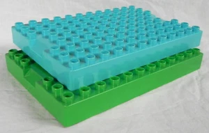 2 Lego Duplo 8x12 Steine 93607 (Containeroberteile), azurblau + hellgrün - Bild 1 von 3