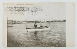 Postal Hombres Navegación EE. UU. Bandera Lake Cadillac Michigan 1909 - Imagen 1 de 2